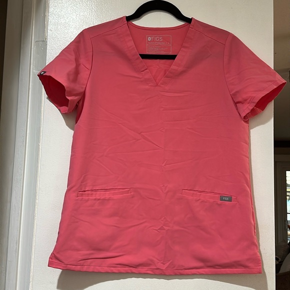 FIGS Women's Pink Scrub Set - Picture 2 of 8